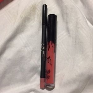 Kylie cosmetics lip kit in high maintenance